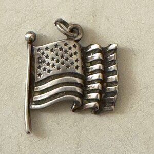 Vintage Sterling Silver US Flag pendant